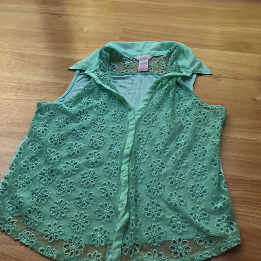 Candie’s shirt